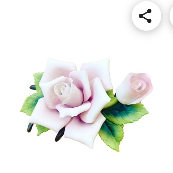 Andrea by Sadek porcelain rose figurine, pastel mauve color, 4" tall - Picture 2 of 5